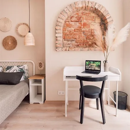 Harmony Apartment/9 Guests/ 4 Bedroom / Old Town