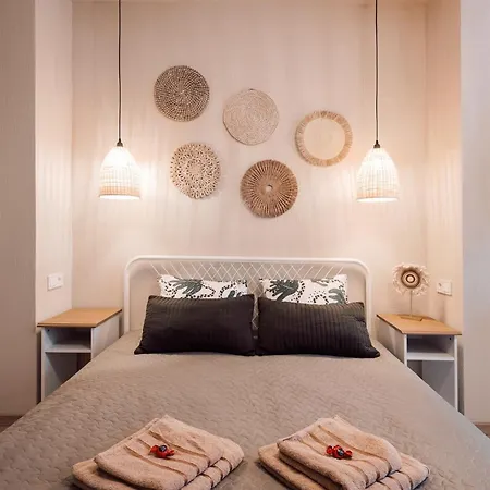 Harmony Apartment/9 Guests/ 4 Bedroom / Old Town 公寓 *