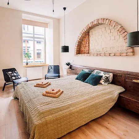 Harmony Apartment/9 Guests/ 4 Bedroom / Old Town Riga