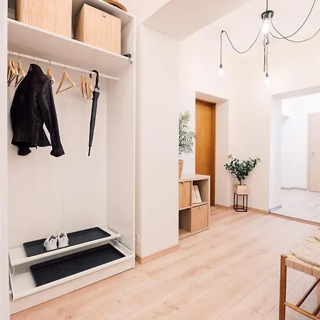 Harmony Apartment/9 Guests/ 4 Bedroom / Old Town * Ryga