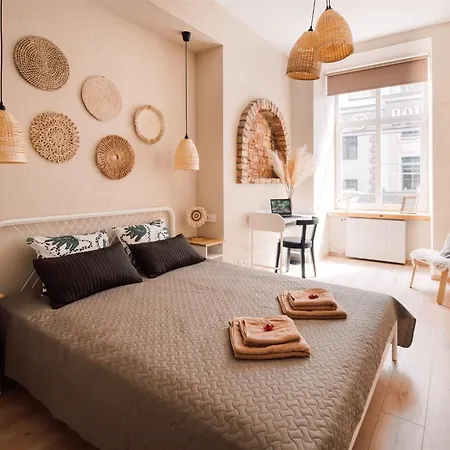 Harmony Apartment/9 Guests/ 4 Bedroom / Old Town *