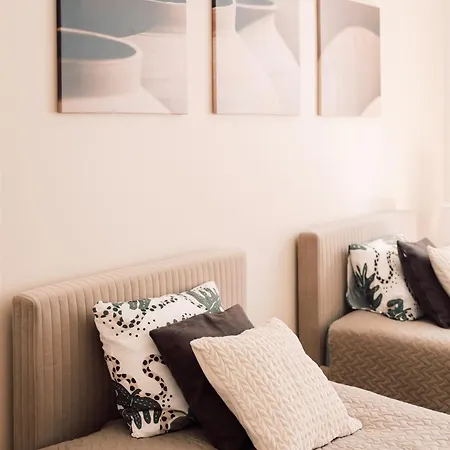 Harmony Apartment/9 Guests/ 4 Bedroom / Old Town Riga
