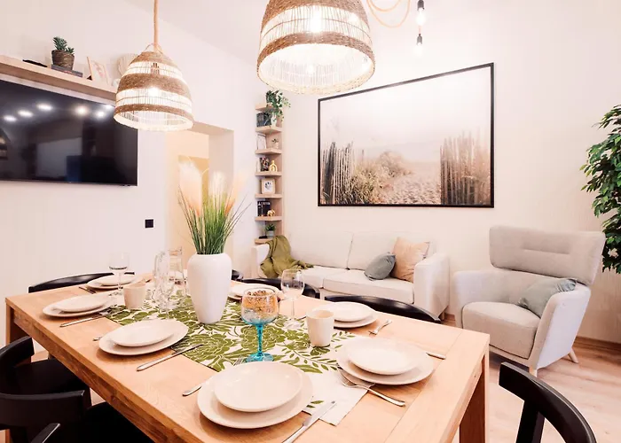 Harmony Apartment/9 Guests/ 4 Bedroom / Old Town Riga