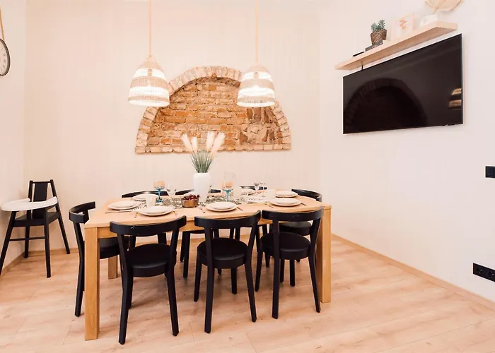 Harmony Apartment/9 Guests/ 4 Bedroom / Old Town * Riga