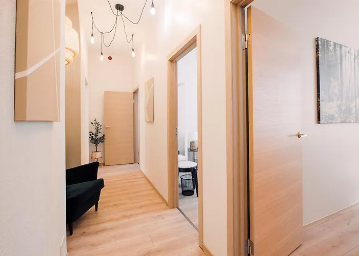 Harmony Apartment/9 Guests/ 4 Bedroom / Old Town * Riga