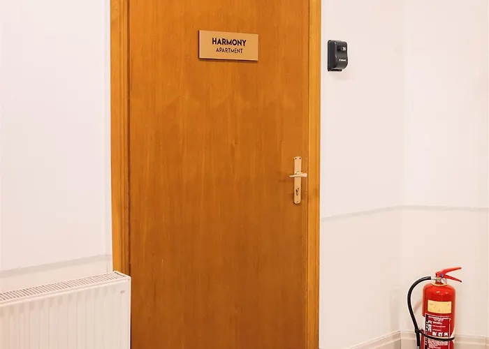 Dzīvoklis Harmony Apartment/9 Guests/ 4 Bedroom / Old Town