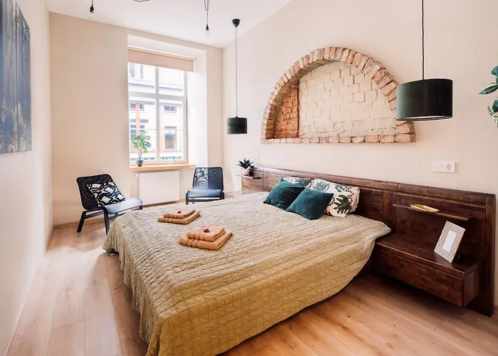 Harmony Apartment/9 Guests/ 4 Bedroom / Old Town Riga