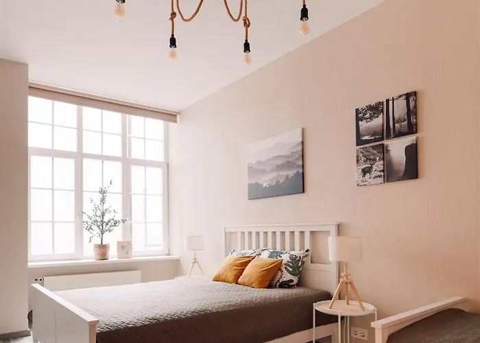 Harmony Apartment/9 Guests/ 4 Bedroom / Old Town Dzīvoklis Riga