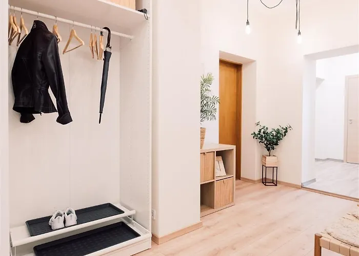 Harmony Apartment/9 Guests/ 4 Bedroom / Old Town * Riga