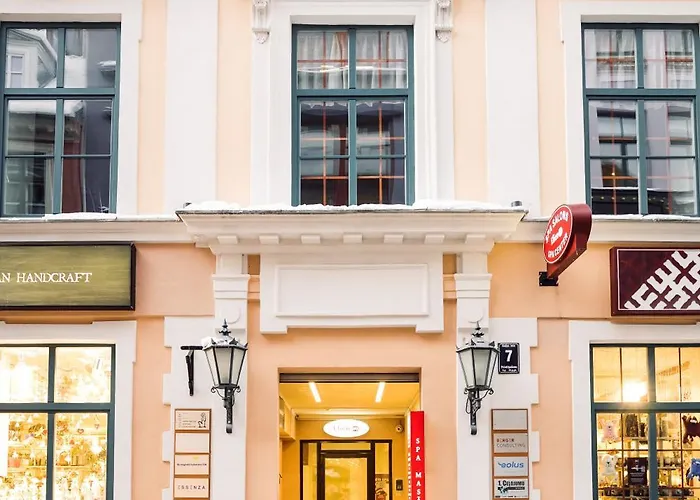 Harmony Apartment/9 Guests/ 4 Bedroom / Old Town Riga