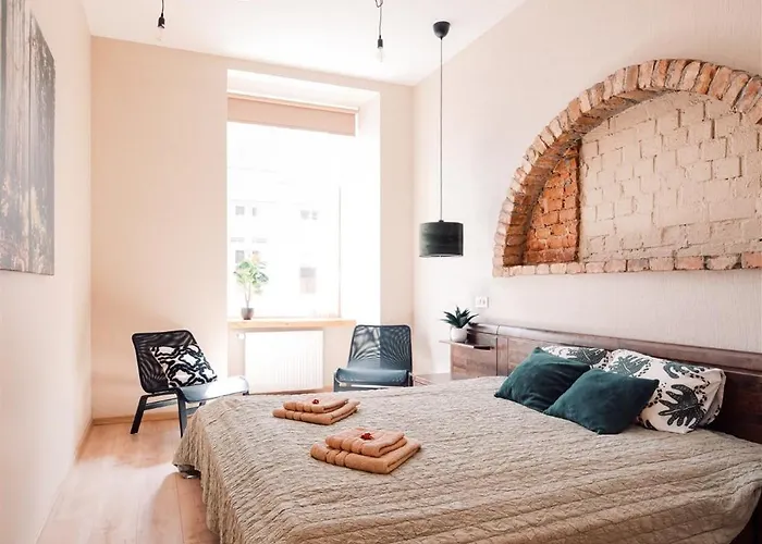 Harmony Apartment/9 Guests/ 4 Bedroom / Old Town Apartment Riga