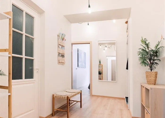 Harmony Apartment/9 Guests/ 4 Bedroom / Old Town *