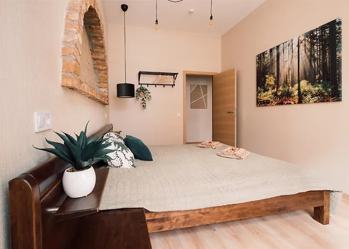 Harmony Apartment/9 Guests/ 4 Bedroom / Old Town Apartment *