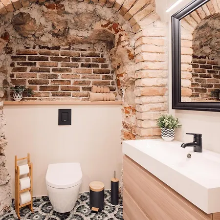 Harmony Apartment/9 Guests/ 4 Bedroom / Old Town * Riga