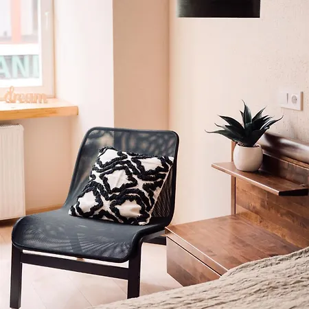 Harmony Apartment/9 Guests/ 4 Bedroom / Old Town