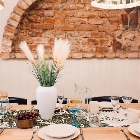 Harmony Apartment/9 Guests/ 4 Bedroom / Old Town