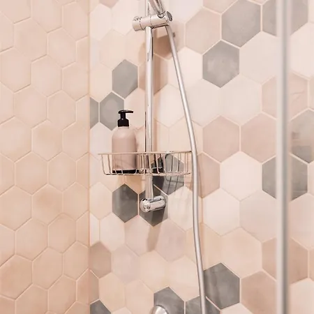 شقة Harmony Apartment/9 Guests/ 4 Bedroom / Old Town ريغا