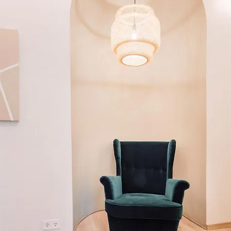 شقة Harmony Apartment/9 Guests/ 4 Bedroom / Old Town *