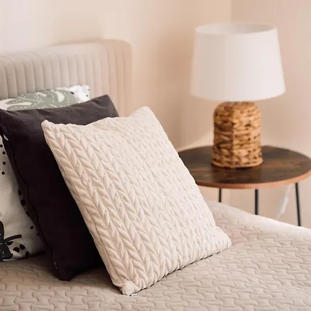 شقة Harmony Apartment/9 Guests/ 4 Bedroom / Old Town